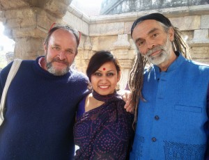 Tritha & martin with writer & historian, William Dalrymple